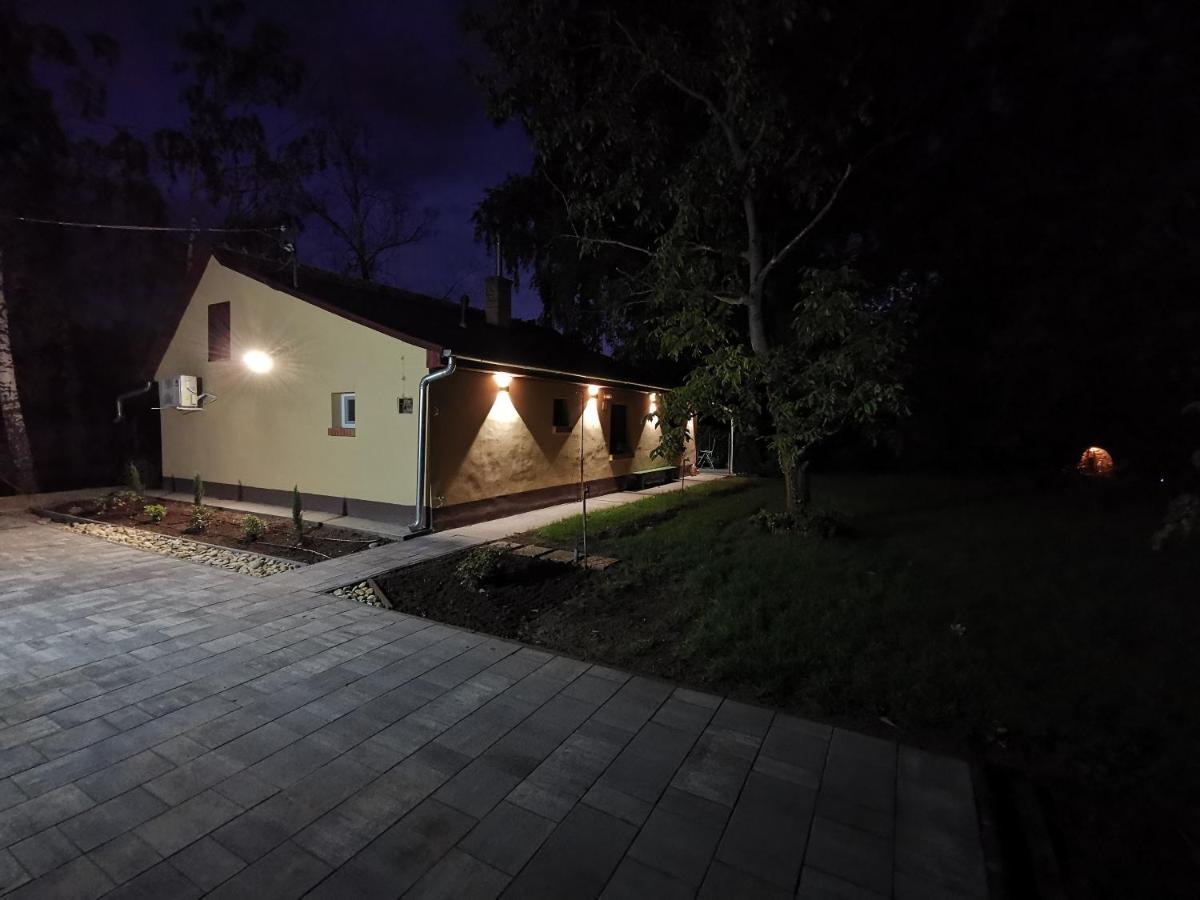 Szent Erzsebet Apartmanhaz Kecskemét Exteriör bild